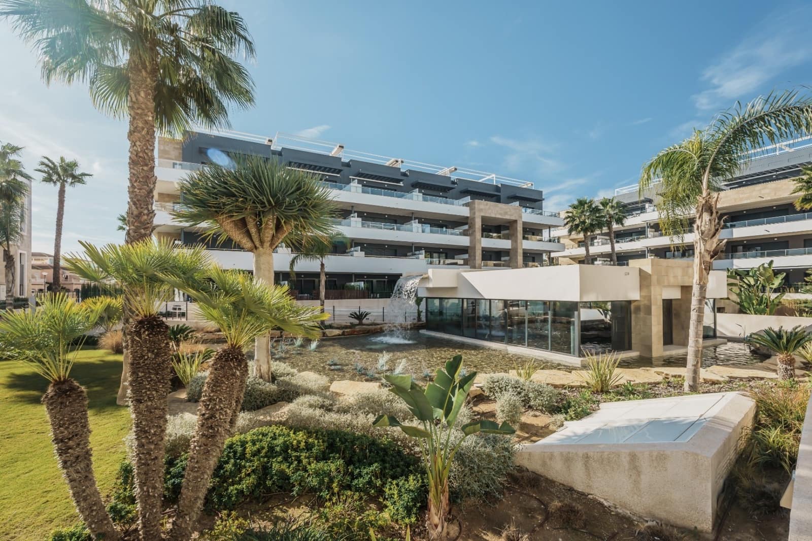2 makuuhuone Kattohuoneisto myytävänä paikassa Playa Flamenca mukana uima-altaan 
autotalli - 499 000 € (Ref: 9854206)