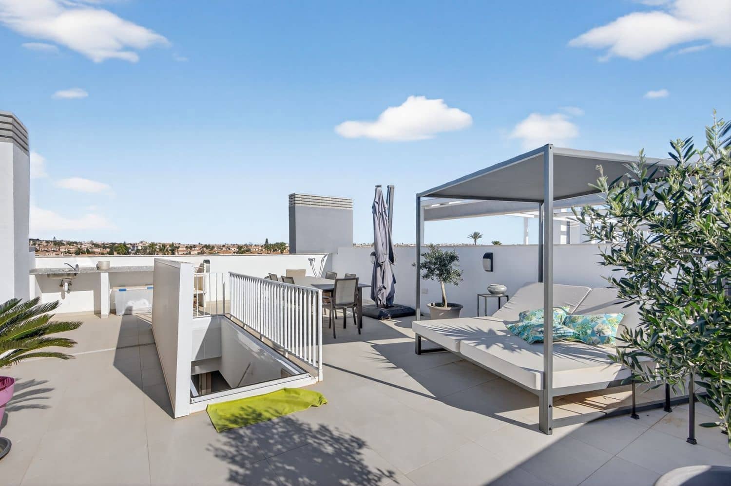 2 sypialnia Penthouse na sprzedaż w Playa Flamenca z basenem garażem - 490 000 € (Ref: 9854206)