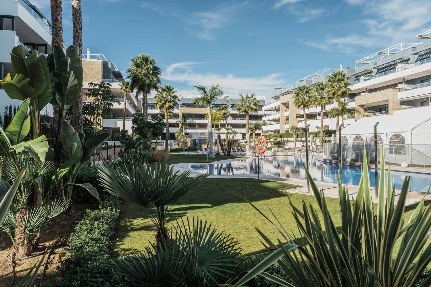 2 sypialnia Penthouse na sprzedaż w Playa Flamenca z basenem garażem - 490 000 € (Ref: 9854206)