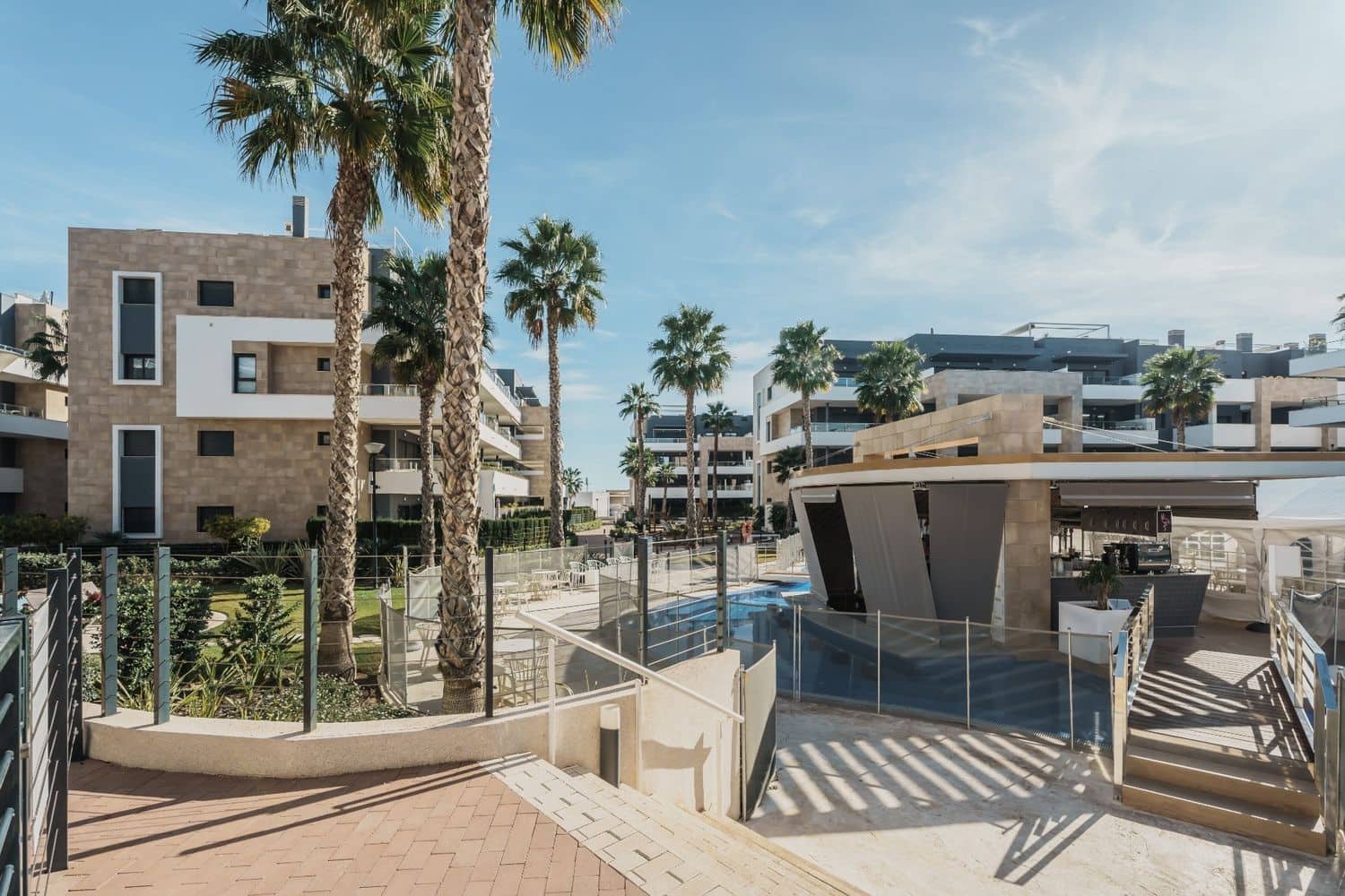 2 sypialnia Penthouse na sprzedaż w Playa Flamenca z basenem garażem - 490 000 € (Ref: 9854206)