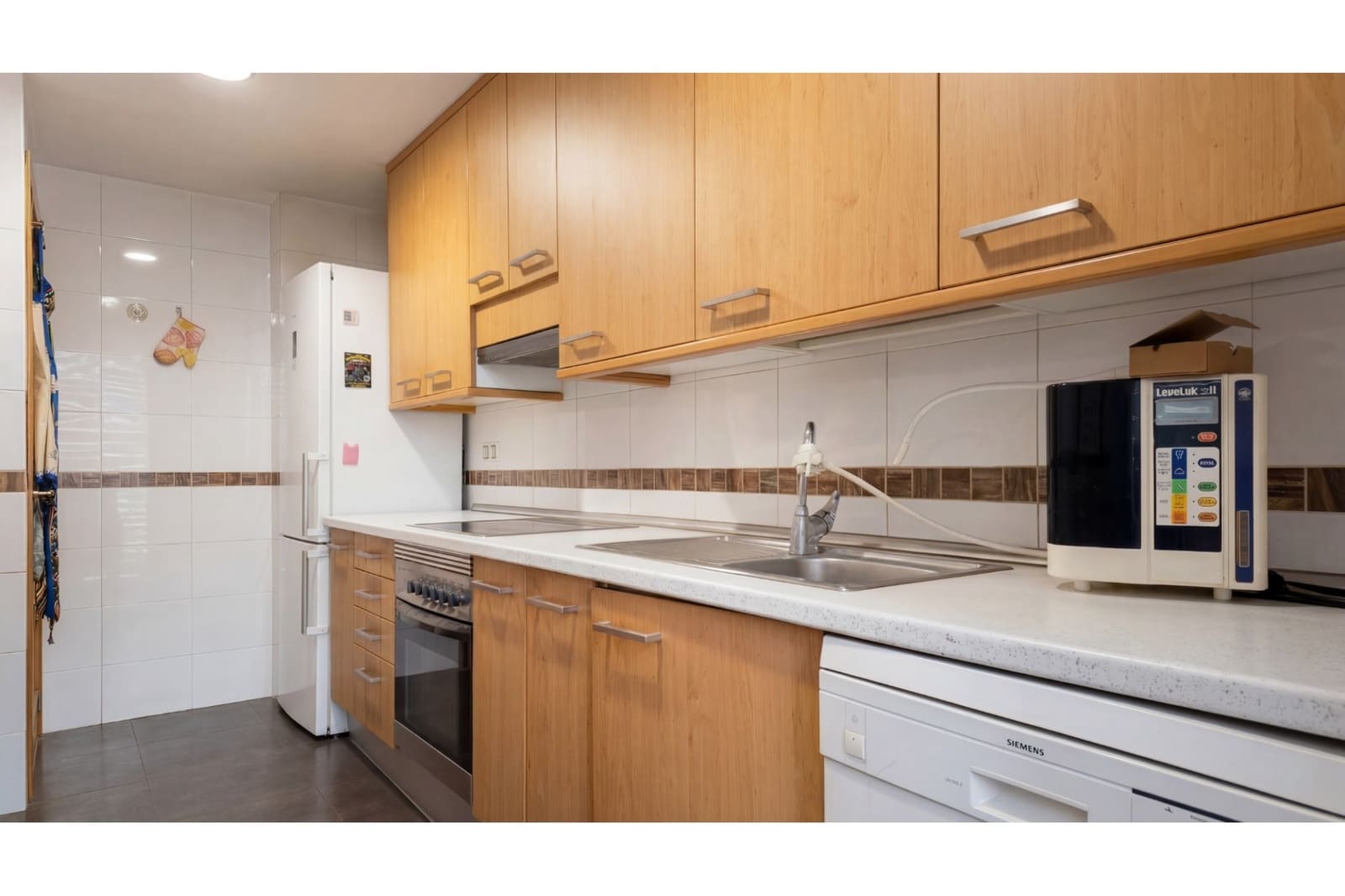 2 bedroom Flat for sale in Alicante / Alacant city with pool garage - € 285,000 (Ref: 9854208)