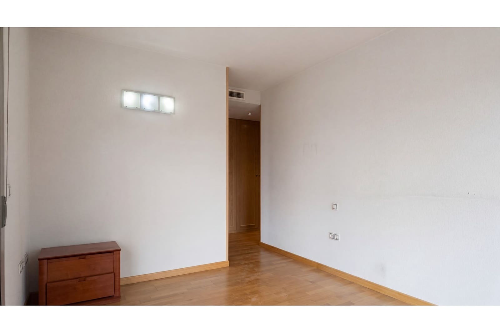 2 bedroom Flat for sale in Alicante / Alacant city with pool garage - € 285,000 (Ref: 9854208)