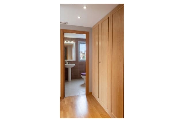 2 quarto Apartamento para venda em Garbinet - Parque de las Avenidas, Alicante cidade com piscina garagem - 285 000 € (Ref: 9854208)