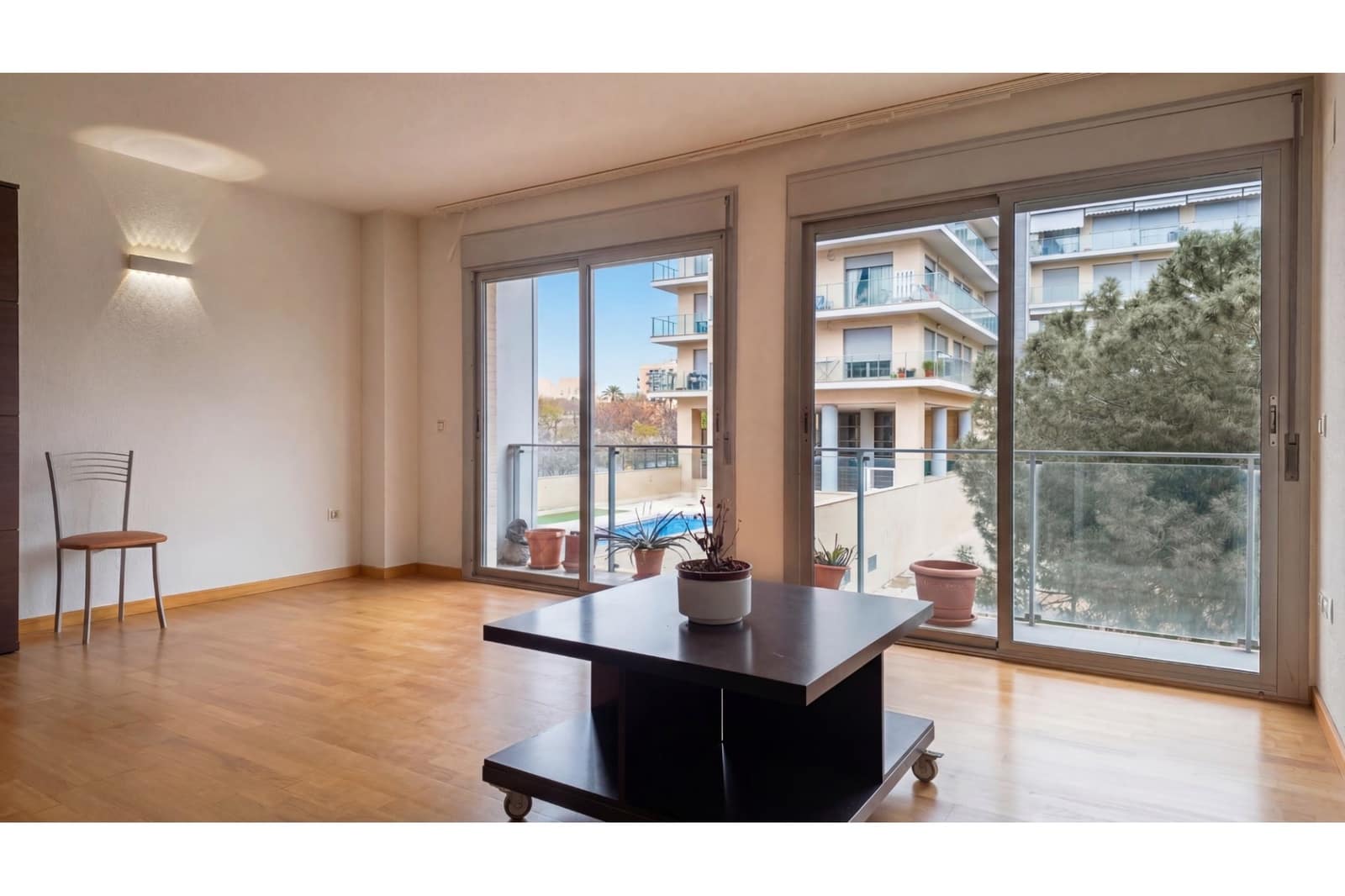 2 bedroom Flat for sale in Alicante / Alacant city with pool garage - € 285,000 (Ref: 9854208)