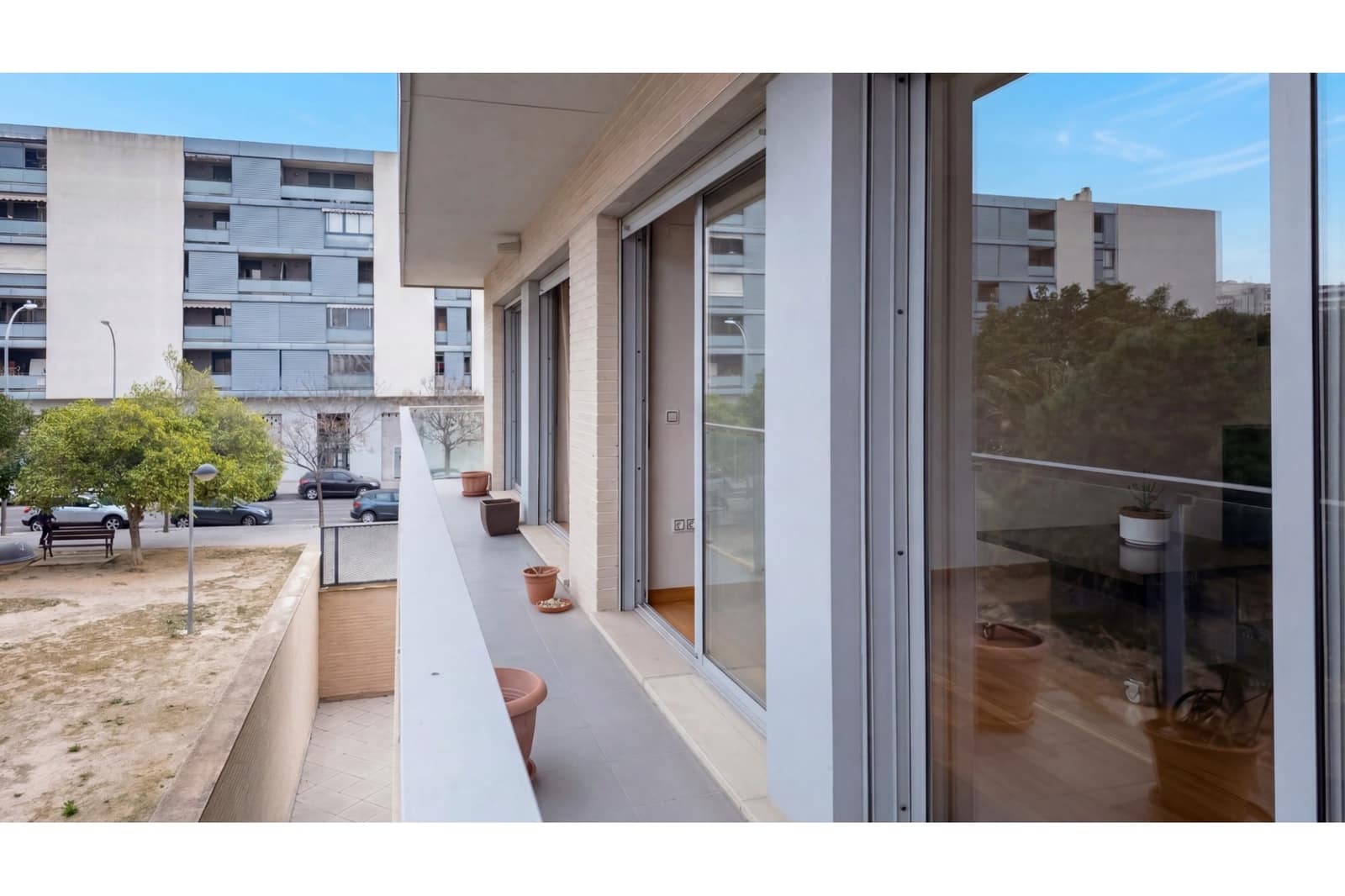 2 bedroom Flat for sale in Alicante / Alacant city with pool garage - € 285,000 (Ref: 9854208)