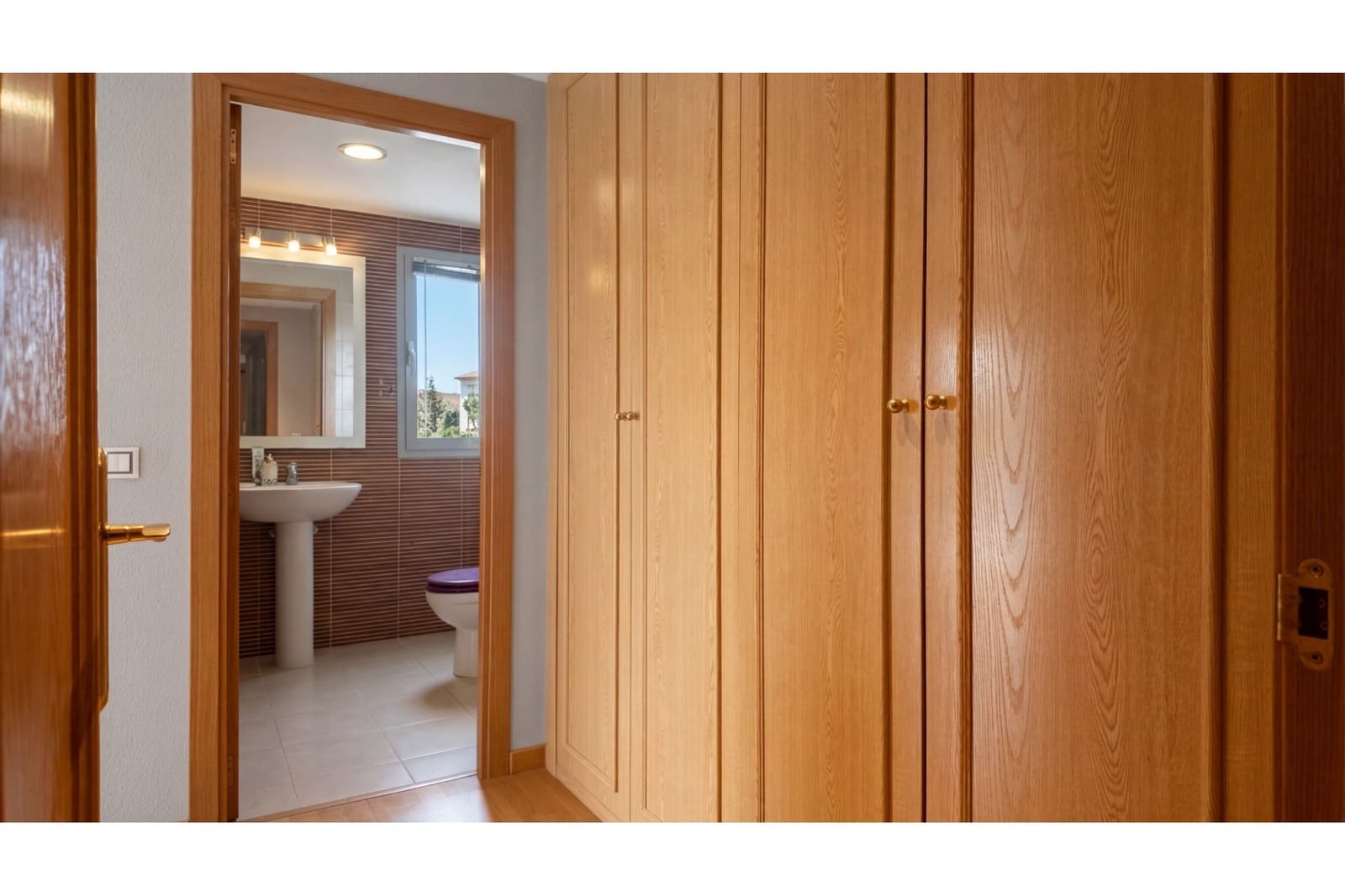 2 bedroom Flat for sale in Alicante / Alacant city with pool garage - € 285,000 (Ref: 9854208)