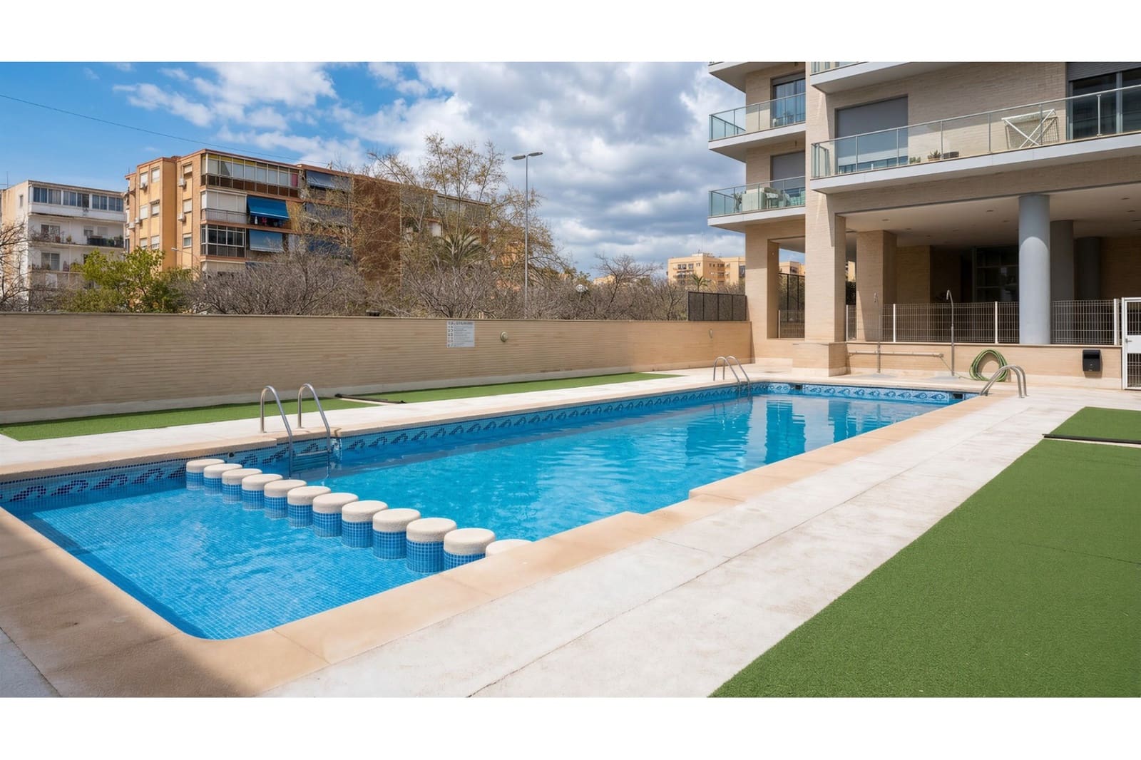 2 bedroom Flat for sale in Alicante / Alacant city with pool garage - € 285,000 (Ref: 9854208)