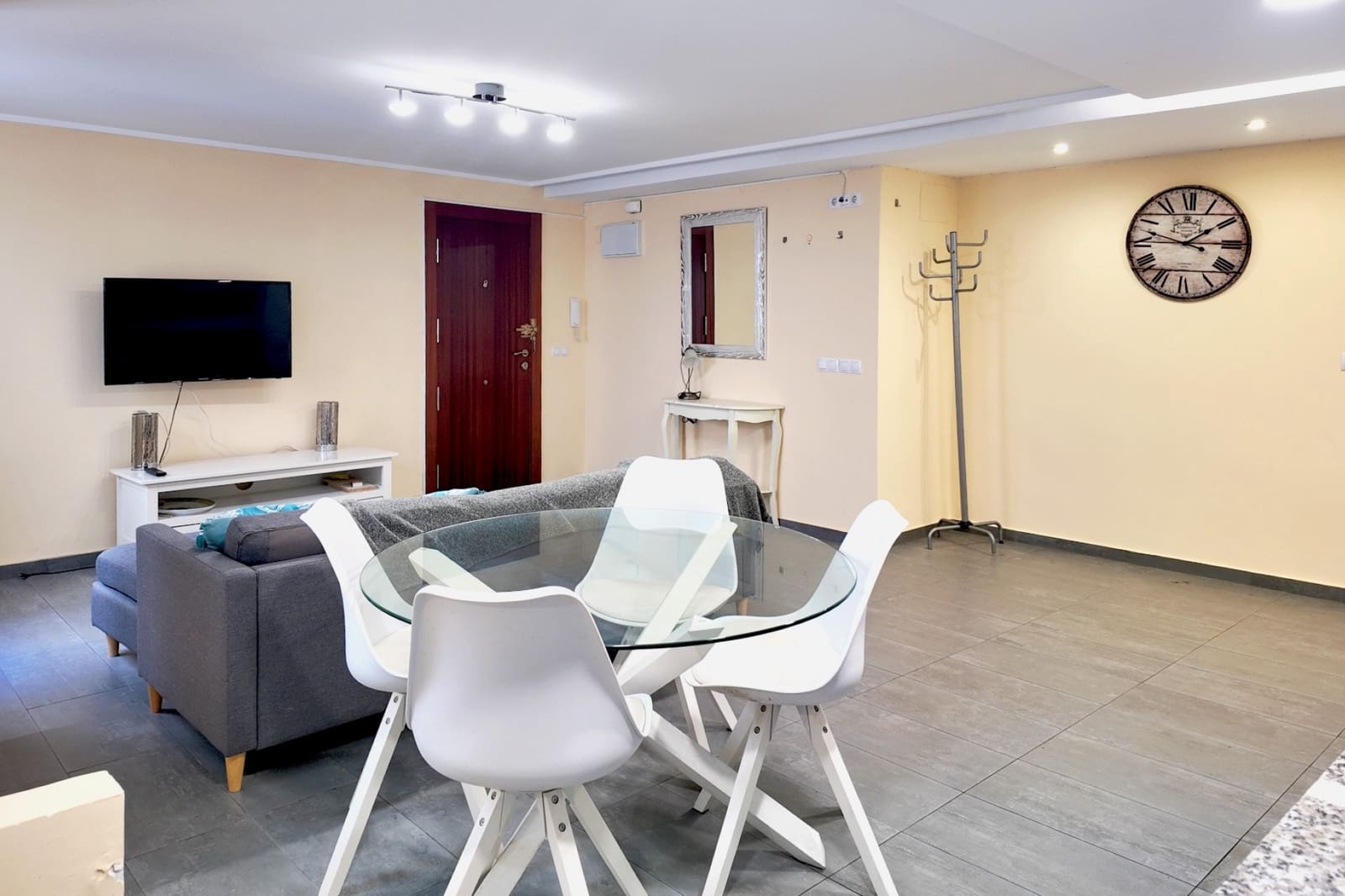 3 bedroom Flat for sale in Alicante / Alacant city - € 378,000 (Ref: 9854218)