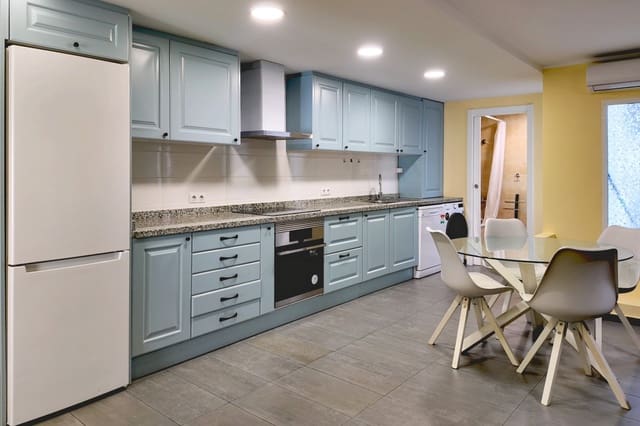 3 soveværelse Lejlighed til salg i Barrio del Centro, Alicante by - € 378.000 (Ref: 9854218)