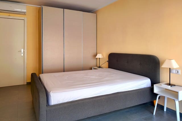 3 soveværelse Lejlighed til salg i Barrio del Centro, Alicante by - € 378.000 (Ref: 9854218)