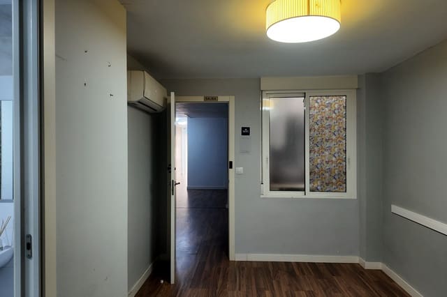 3 slaapkamer Commercieel te koop in Mercado, Alicante stad - € 239.000 (Ref: 9854228)