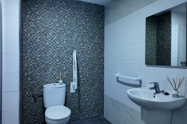 3 slaapkamer Commercieel te koop in Mercado, Alicante stad - € 239.000 (Ref: 9854228)