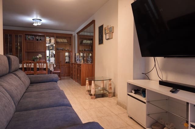3 soveværelse Lejlighed til salg i Campoamor - Altozano, Alicante by med garage - € 245.000 (Ref: 9854229)