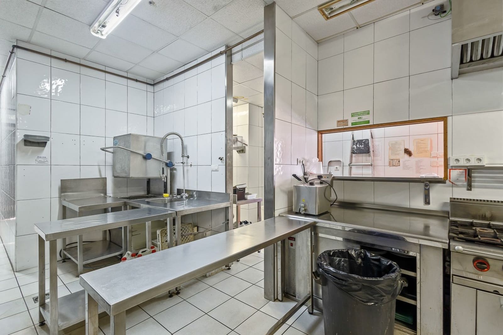 1 makuuhuone Kaupallinen myytävänä paikassa Los Dolses - 269 000 € (Ref: 9854233)