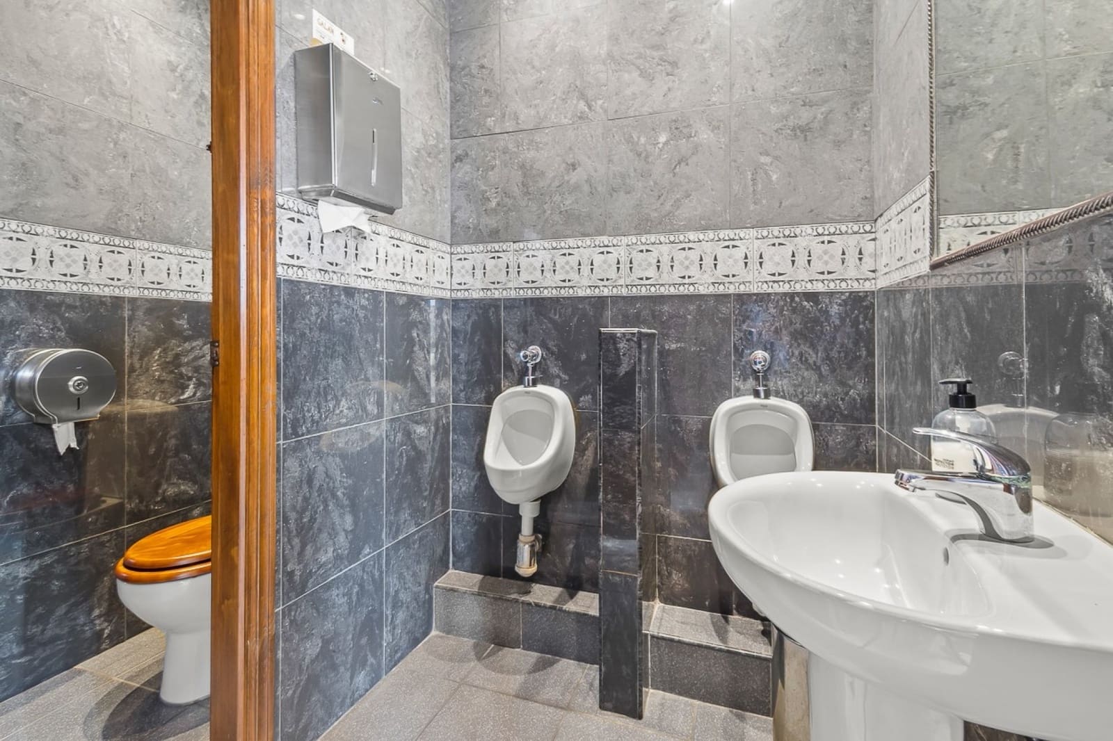 1 makuuhuone Kaupallinen myytävänä paikassa Los Dolses - 269 000 € (Ref: 9854233)