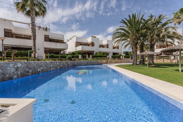 3 makuuhuone Asunto myytävänä paikassa La Zenia, Orihuela mukana uima-altaan 
autotalli - 379 000 € (Ref: 9854235)