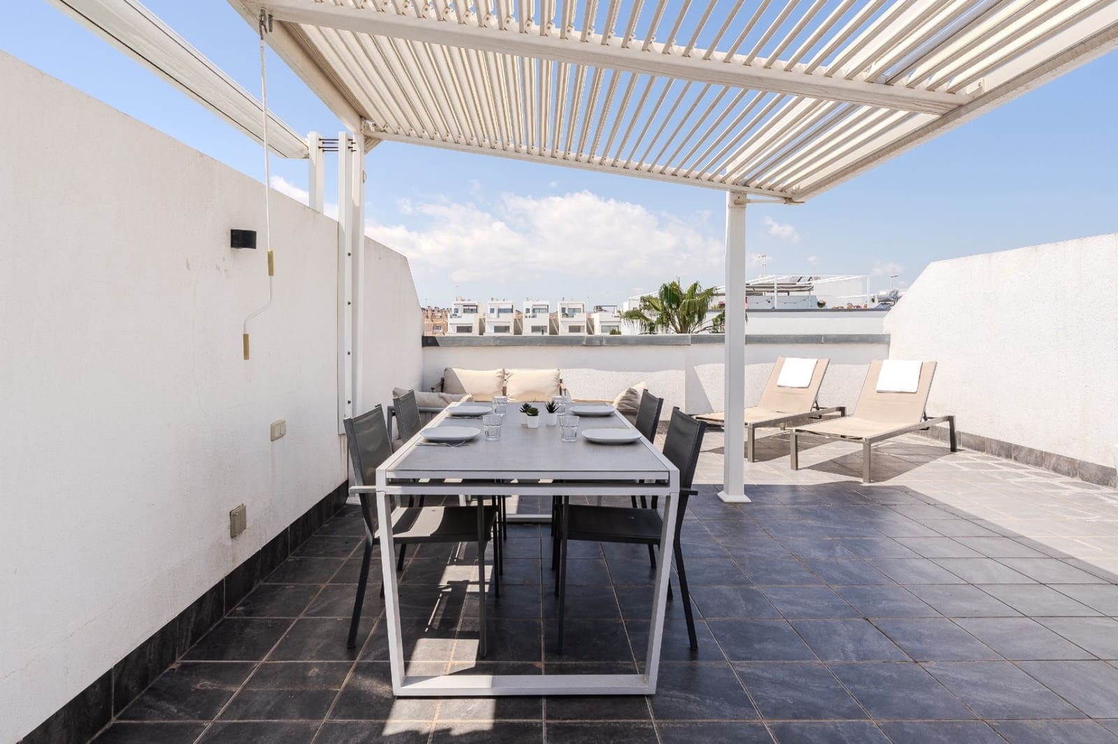 Ático de 2 habitaciones en Torre de la Horadada en venta con piscina garaje - 229.000 € (Ref: 9854240)