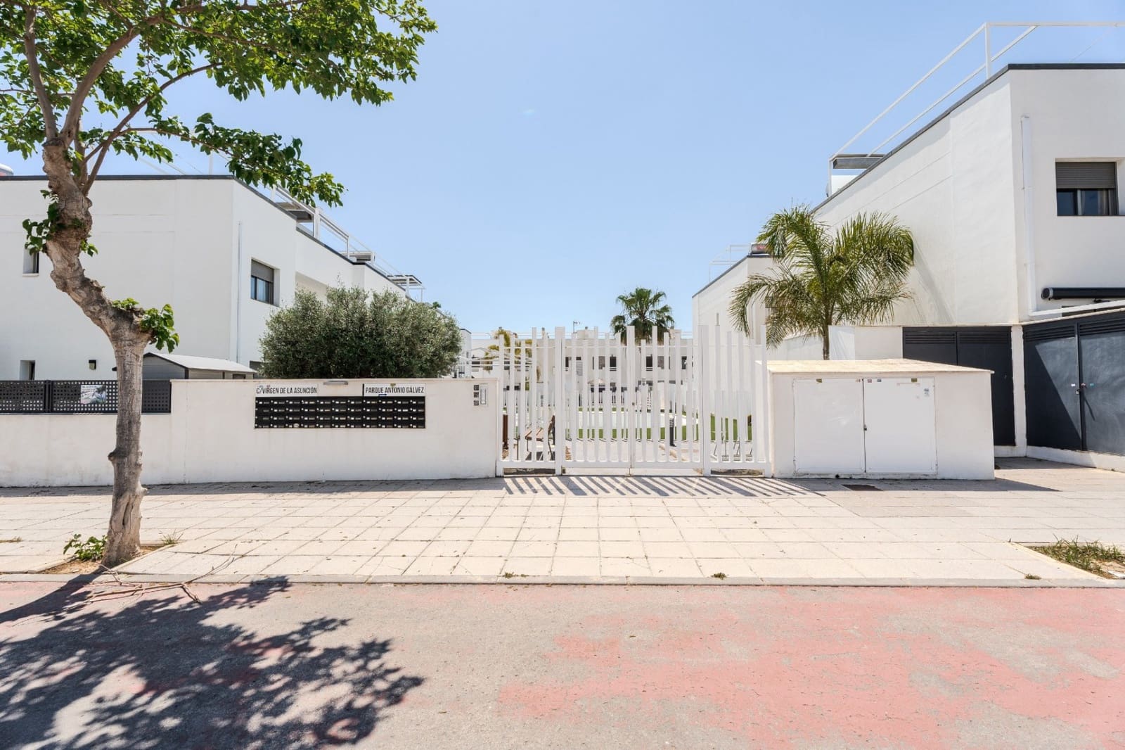 Ático de 2 habitaciones en Torre de la Horadada en venta con piscina garaje - 229.000 € (Ref: 9854240)