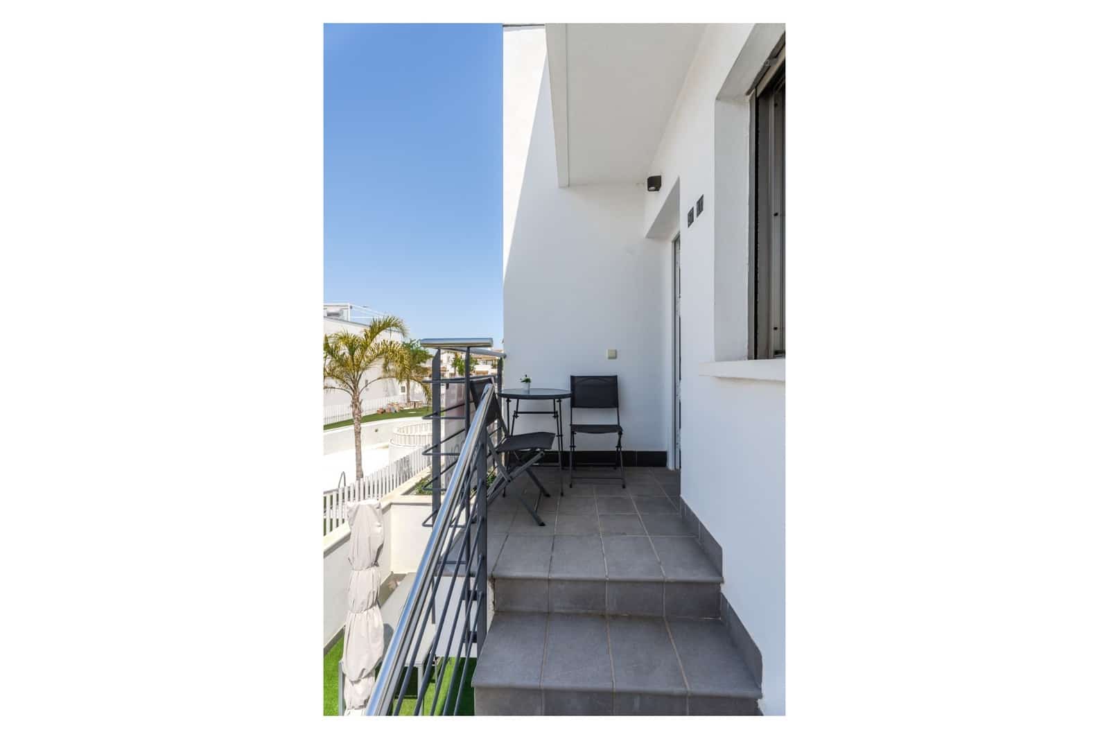 Ático de 2 habitaciones en Torre de la Horadada en venta con piscina garaje - 229.000 € (Ref: 9854240)