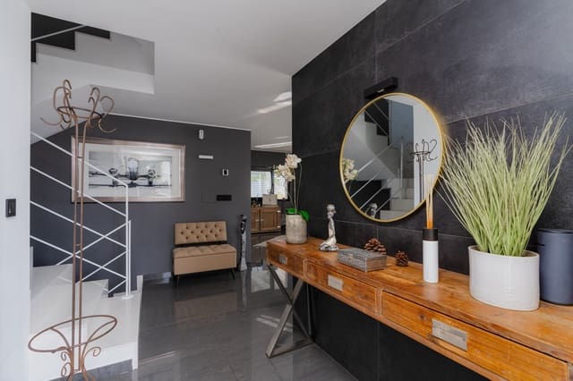 7 soverom Villa til salgs i San Fulgencio med svømmebasseng garasje - € 1 090 000 (Ref: 9854242)