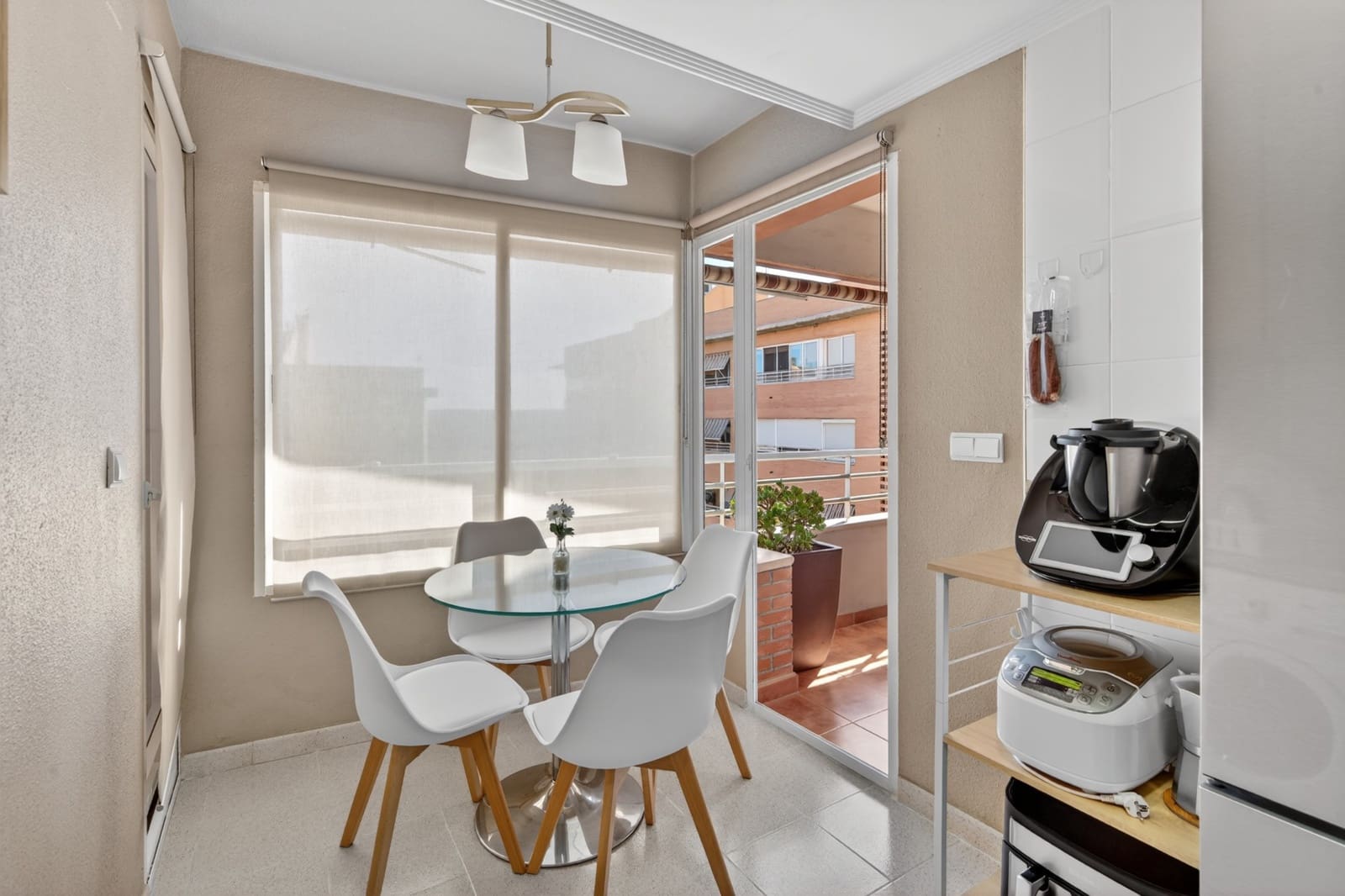 3 slaapkamer Flat te koop in Alicante stad met zwembad - € 335.000 (Ref: 9869617)