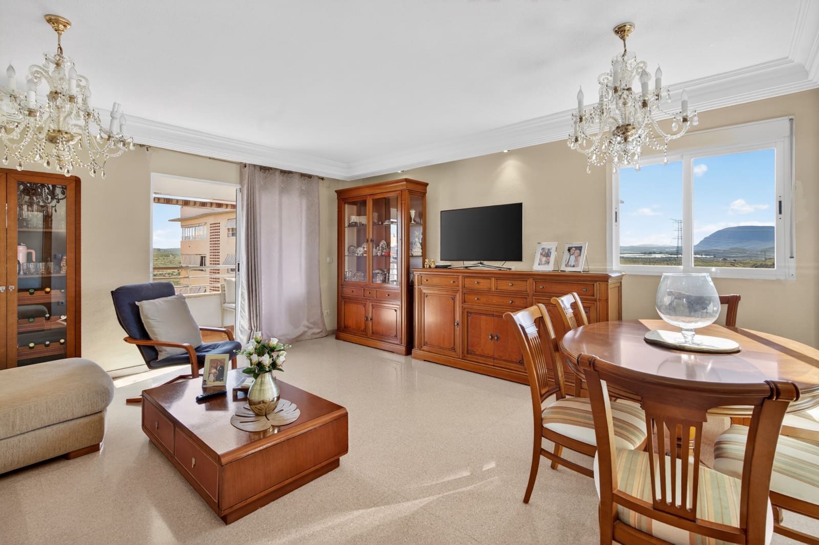 3 slaapkamer Flat te koop in Alicante stad met zwembad - € 335.000 (Ref: 9869617)