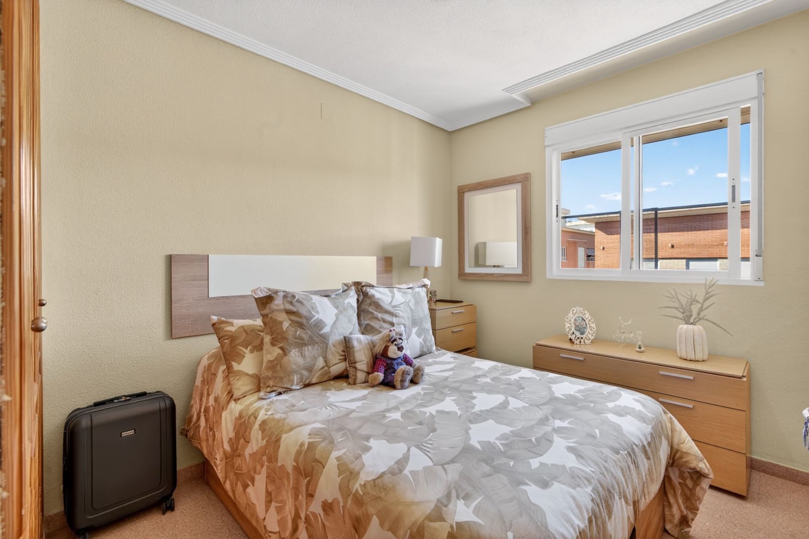3 slaapkamer Flat te koop in Alicante stad met zwembad - € 335.000 (Ref: 9869617)