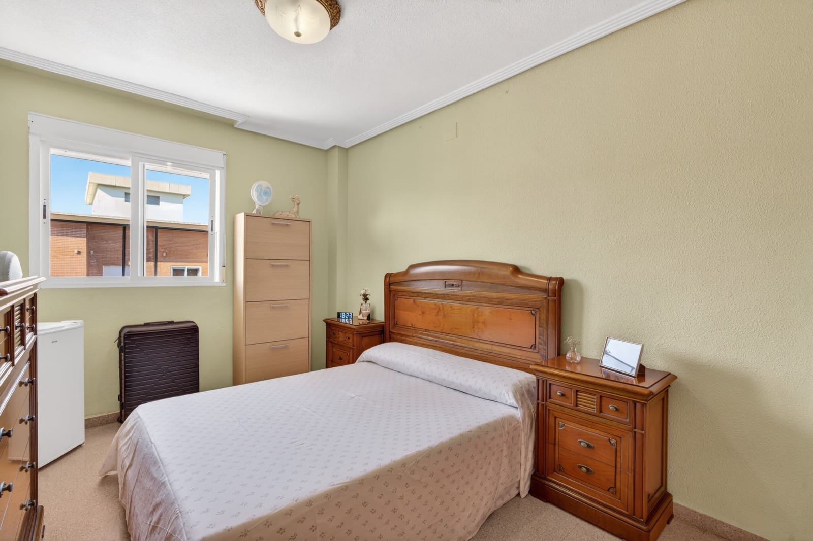 3 slaapkamer Flat te koop in Alicante stad met zwembad - € 335.000 (Ref: 9869617)