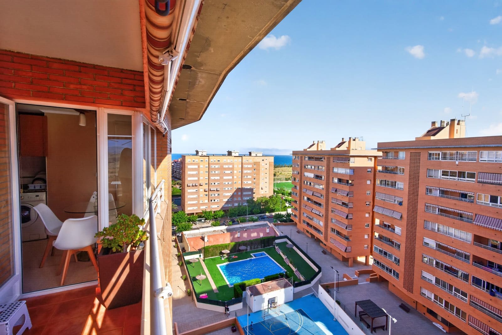3 slaapkamer Flat te koop in Alicante stad met zwembad - € 335.000 (Ref: 9869617)
