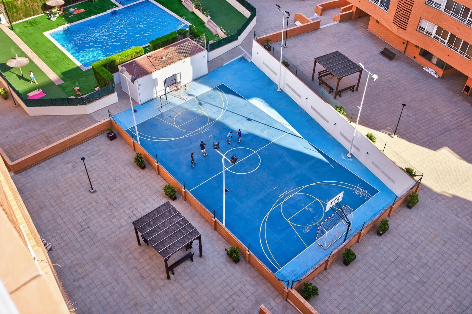 3 slaapkamer Flat te koop in Alicante stad met zwembad - € 335.000 (Ref: 9869617)