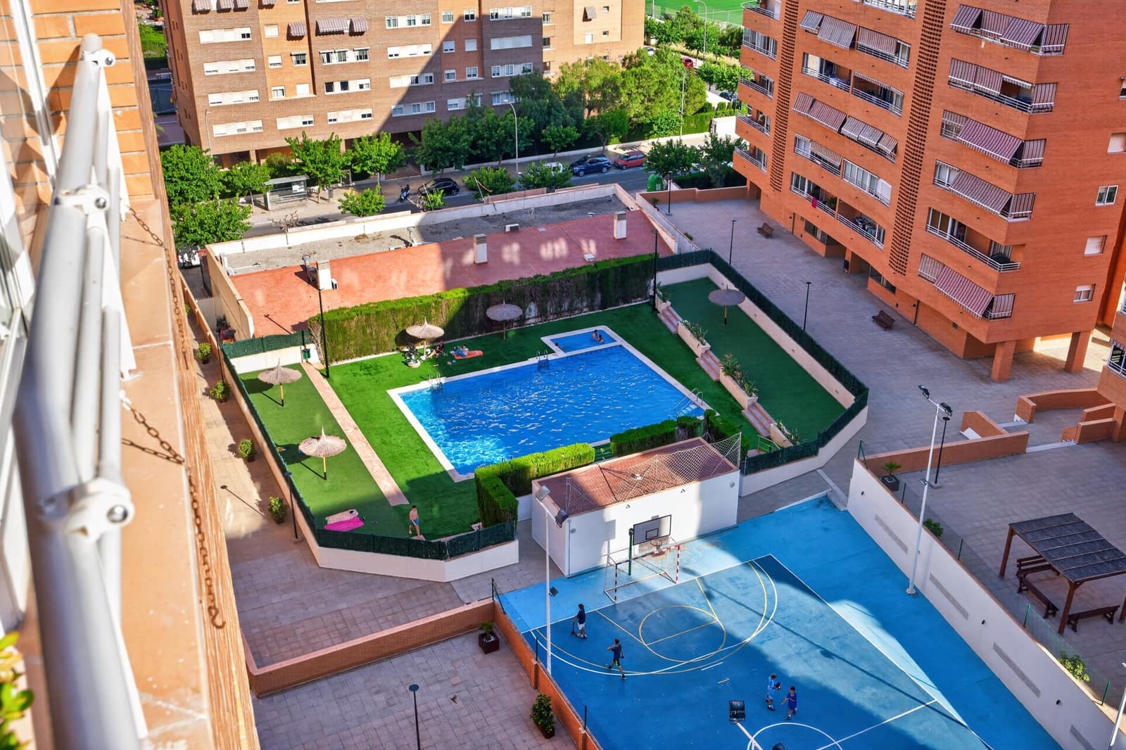 3 slaapkamer Flat te koop in Alicante stad met zwembad - € 335.000 (Ref: 9869617)