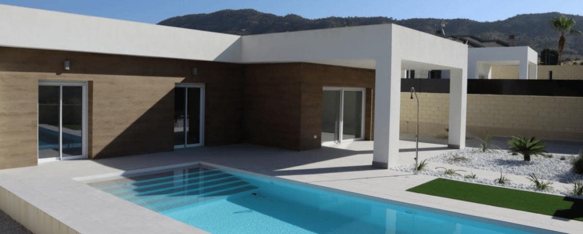 3 bedroom Villa for sale in La Romana with pool garage - € 360,000 (Ref: 9874753)