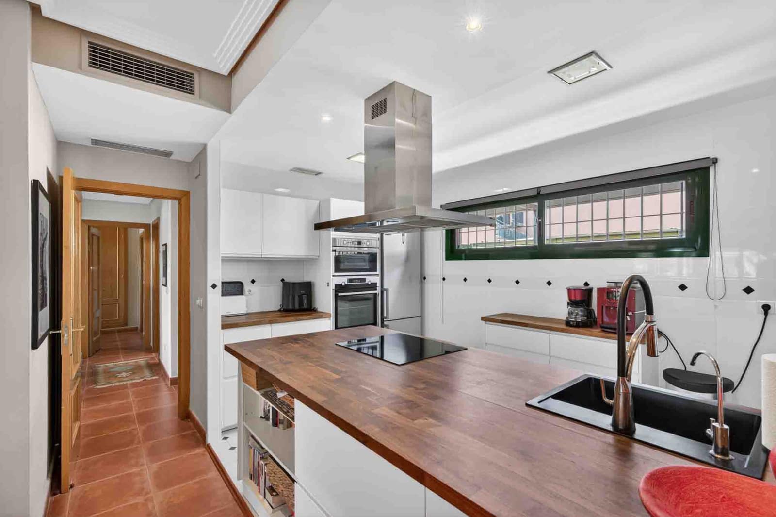 Ático de 3 habitaciones en Alicante / Alacant ciudad en venta con piscina garaje - 549.000 € (Ref: 9880313)