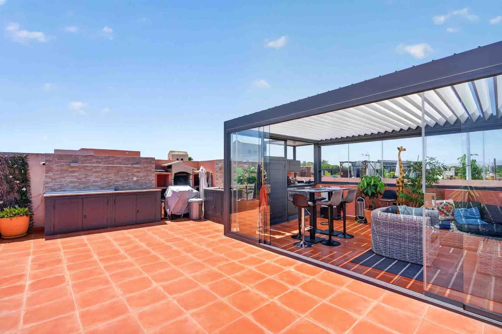 Ático de 3 habitaciones en Alicante / Alacant ciudad en venta con piscina garaje - 549.000 € (Ref: 9880313)