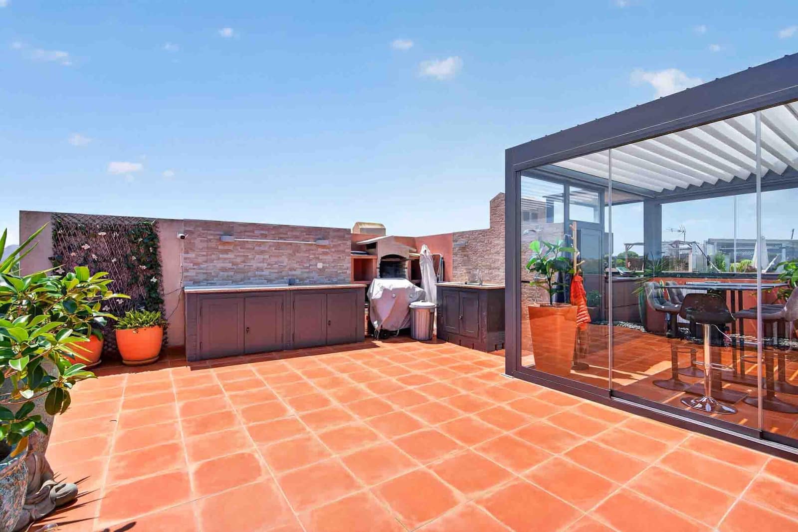 Ático de 3 habitaciones en Alicante / Alacant ciudad en venta con piscina garaje - 549.000 € (Ref: 9880313)