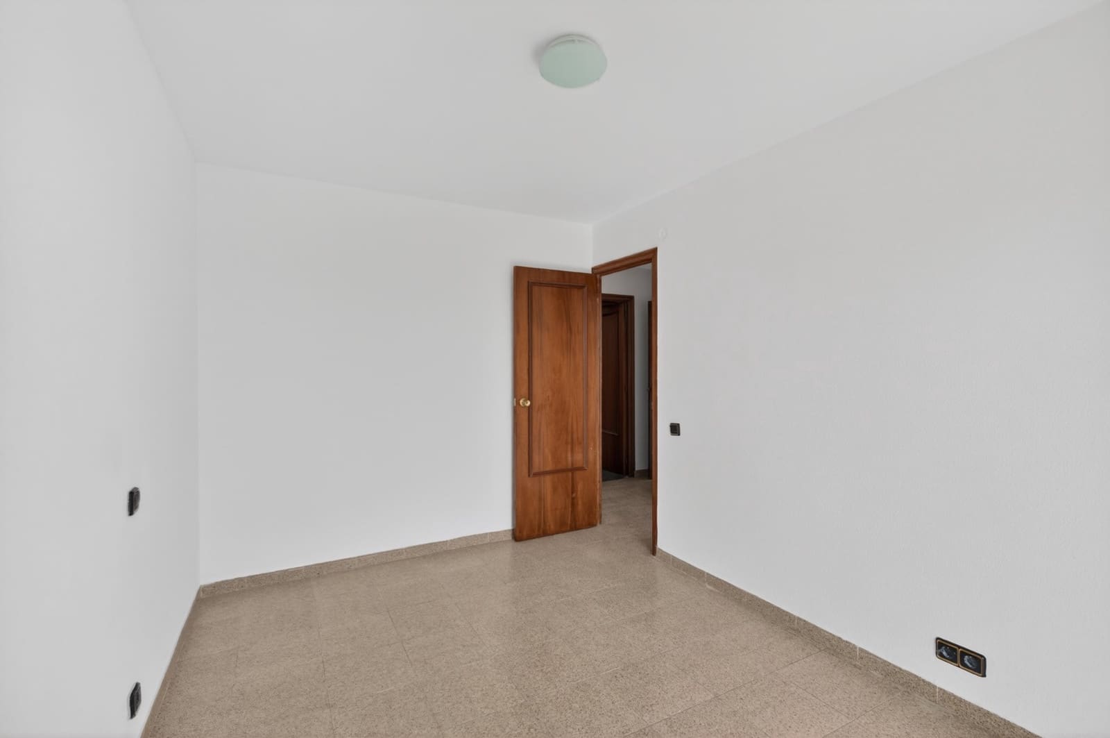 3 Zimmer Wohnung zu verkaufen in Alicante / Alacant Stadt mit Pool - 229.000 € (Ref: 9891236)