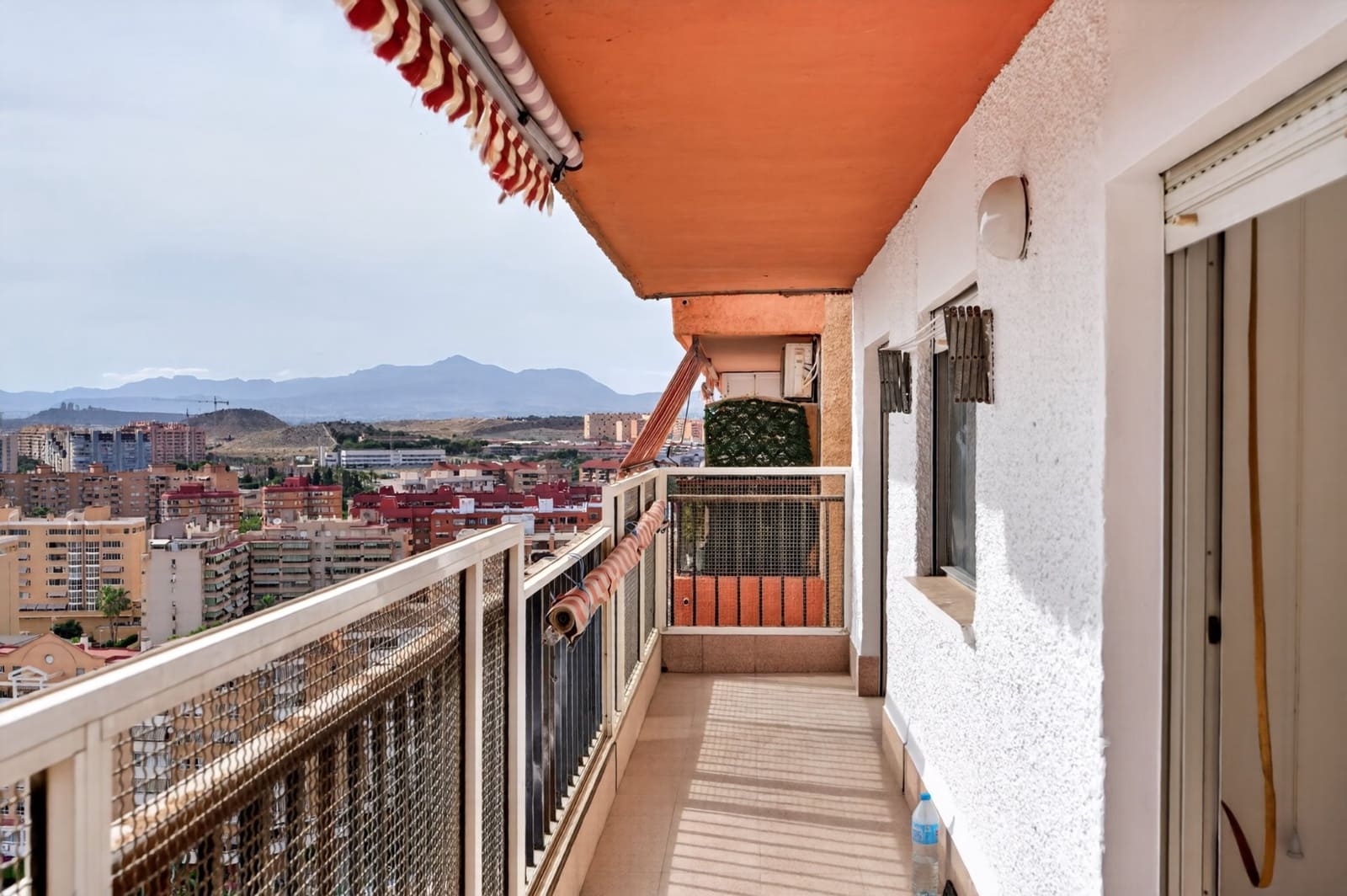 3 Zimmer Wohnung zu verkaufen in Alicante / Alacant Stadt mit Pool - 229.000 € (Ref: 9891236)