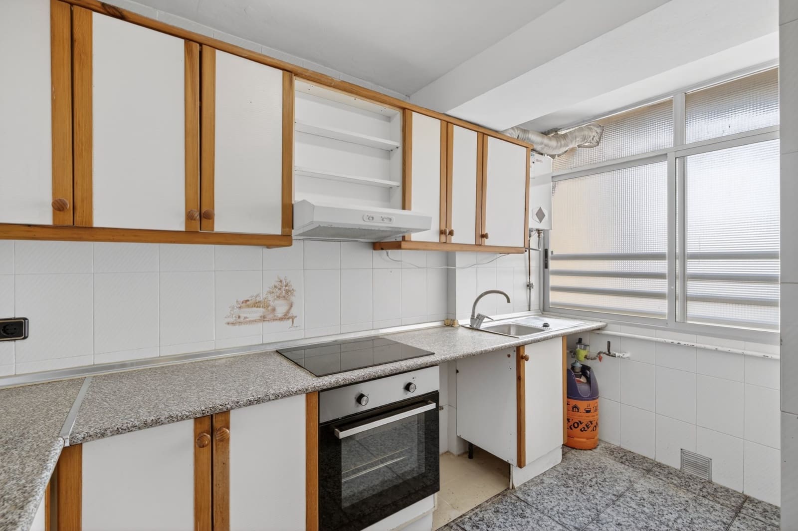 3 Zimmer Wohnung zu verkaufen in Alicante / Alacant Stadt mit Pool - 229.000 € (Ref: 9891236)