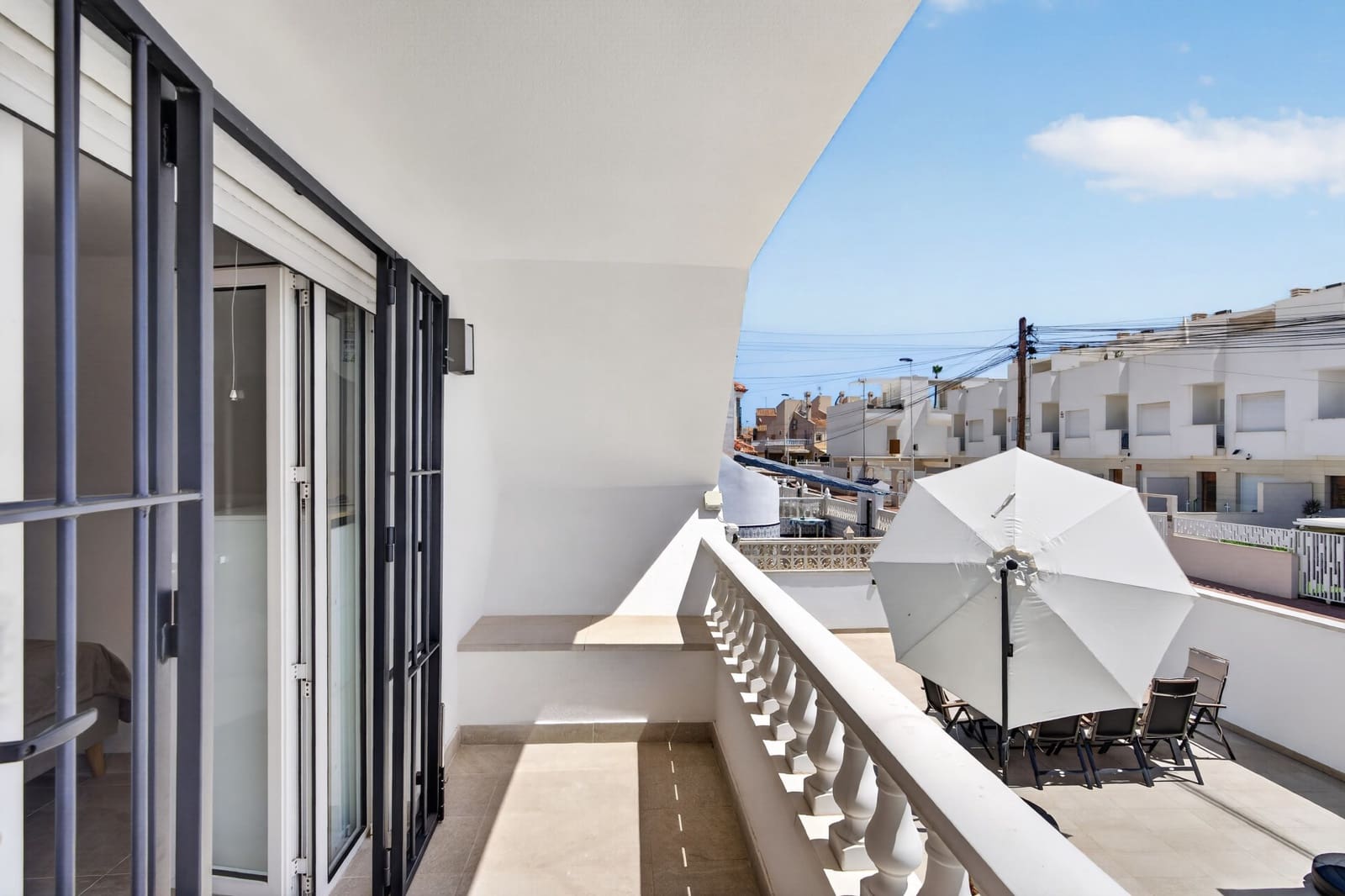 3 soveværelse Villa til salg i Torrevieja med swimmingpool garage - € 529.000 (Ref: 9926313)
