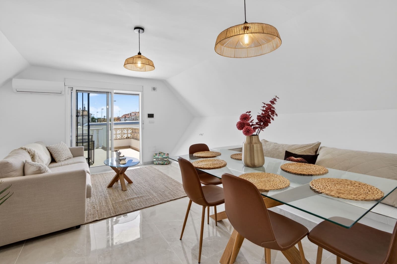 3 soveværelse Villa til salg i Torrevieja med swimmingpool garage - € 529.000 (Ref: 9926313)