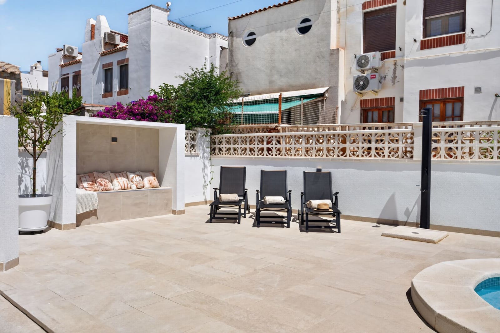 3 soveværelse Villa til salg i Torrevieja med swimmingpool garage - € 529.000 (Ref: 9926313)