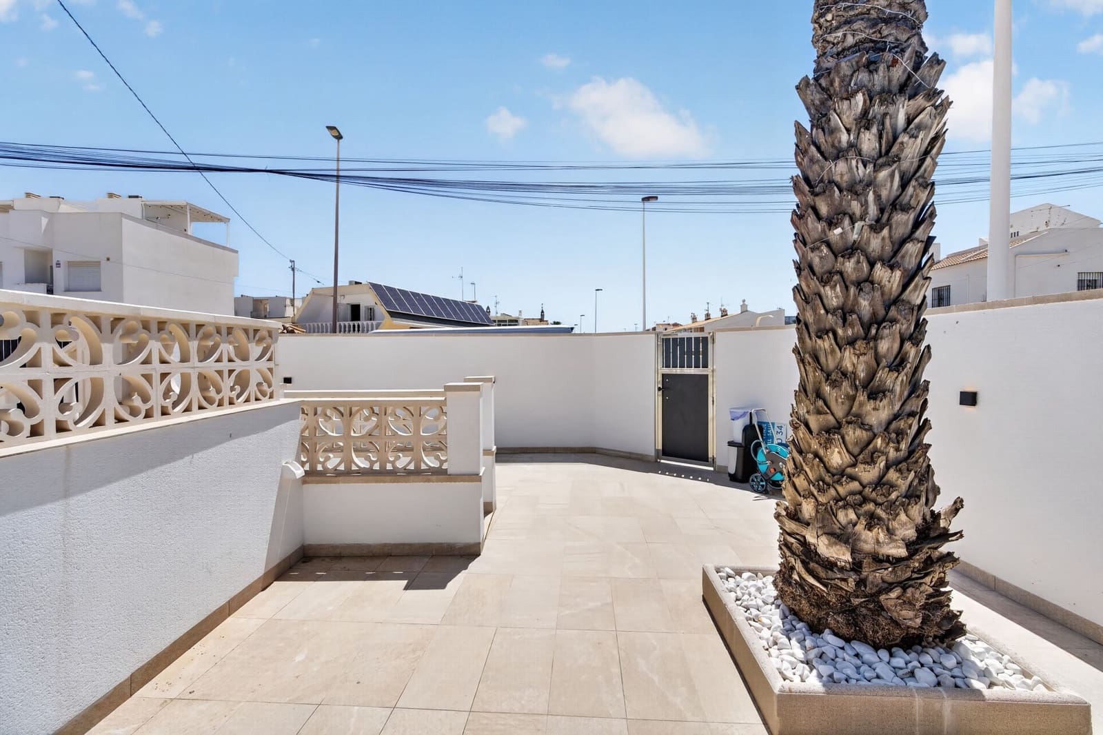 3 soveværelse Villa til salg i Torrevieja med swimmingpool garage - € 529.000 (Ref: 9926313)
