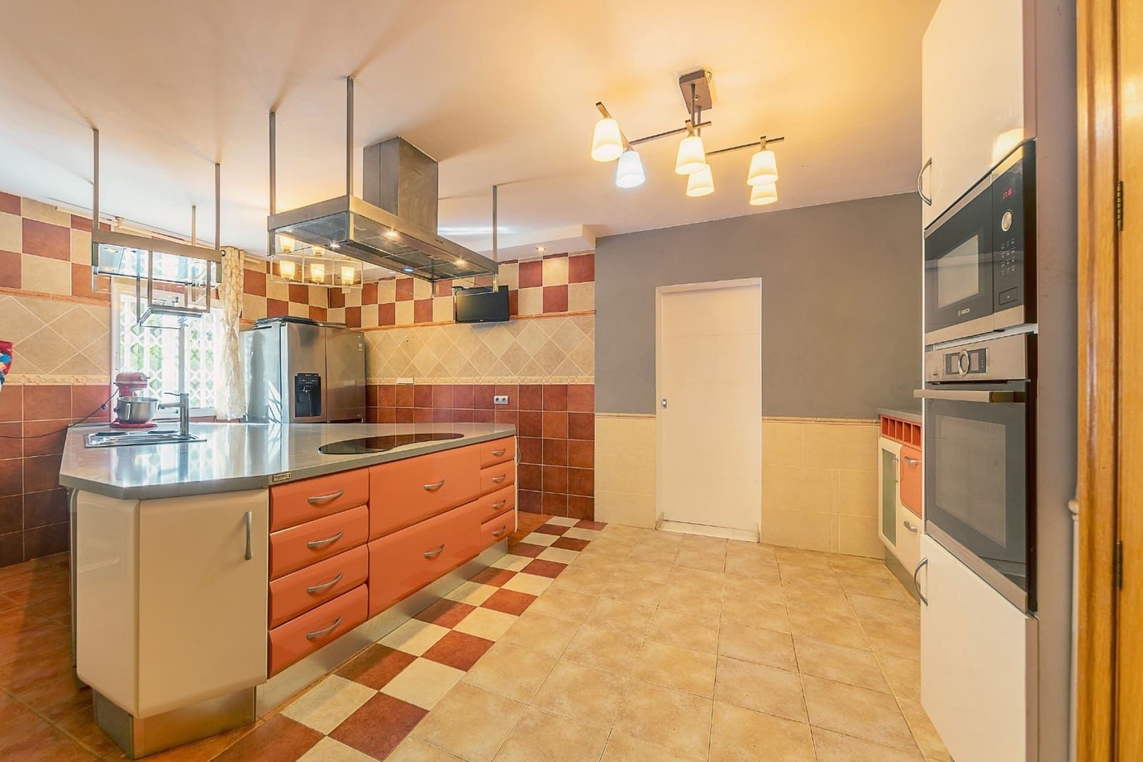 4 bedroom Villa for sale in San Vicente / Sant Vicent del Raspeig with pool - € 469,000 (Ref: 9926314)