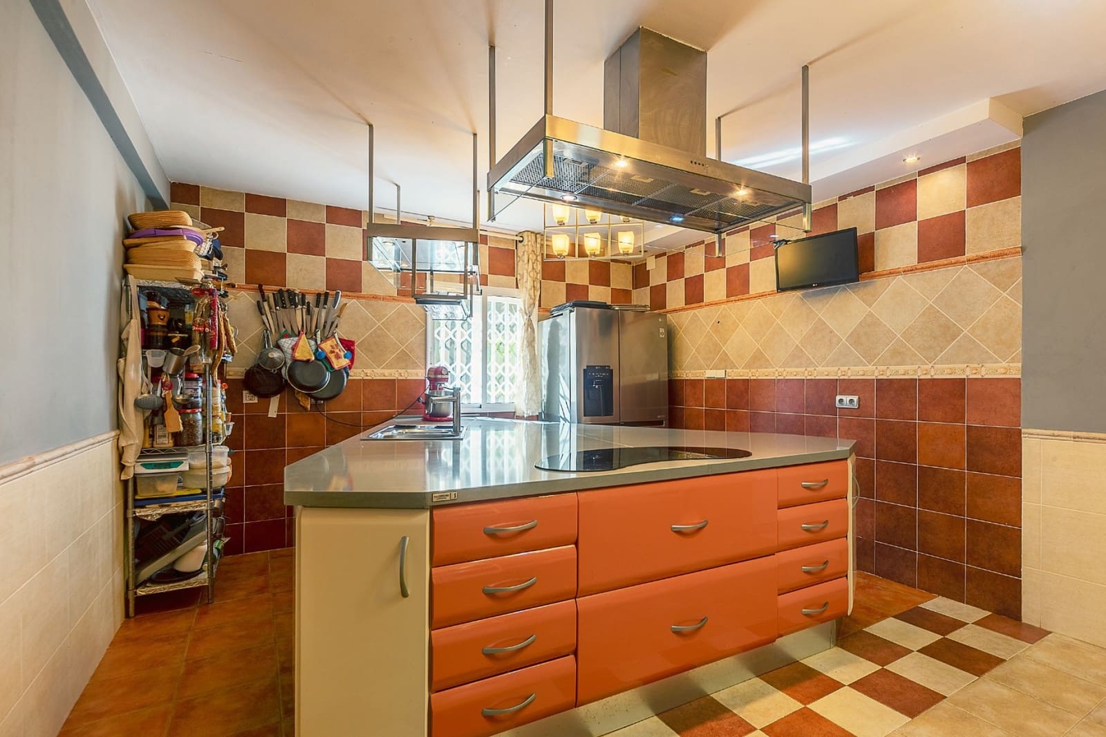 4 bedroom Villa for sale in San Vicente / Sant Vicent del Raspeig with pool - € 469,000 (Ref: 9926314)