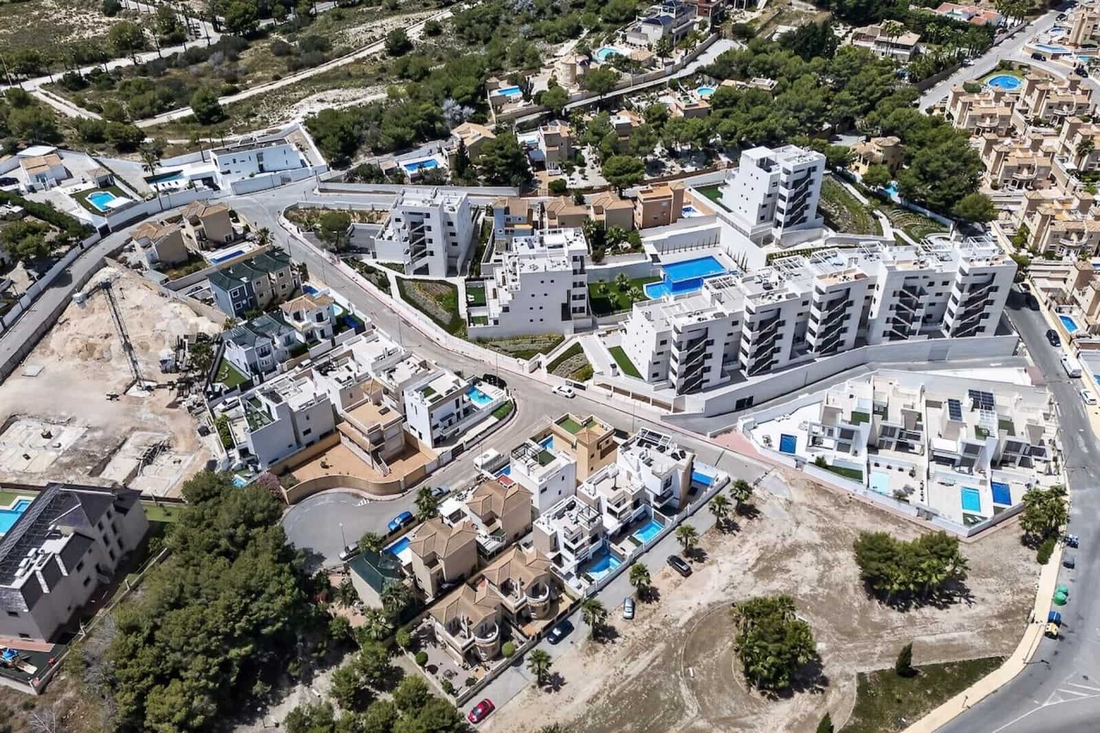 4 Zimmer Villa zu verkaufen in Villamartin mit Garage - 479.900 € (Ref: 9926315)