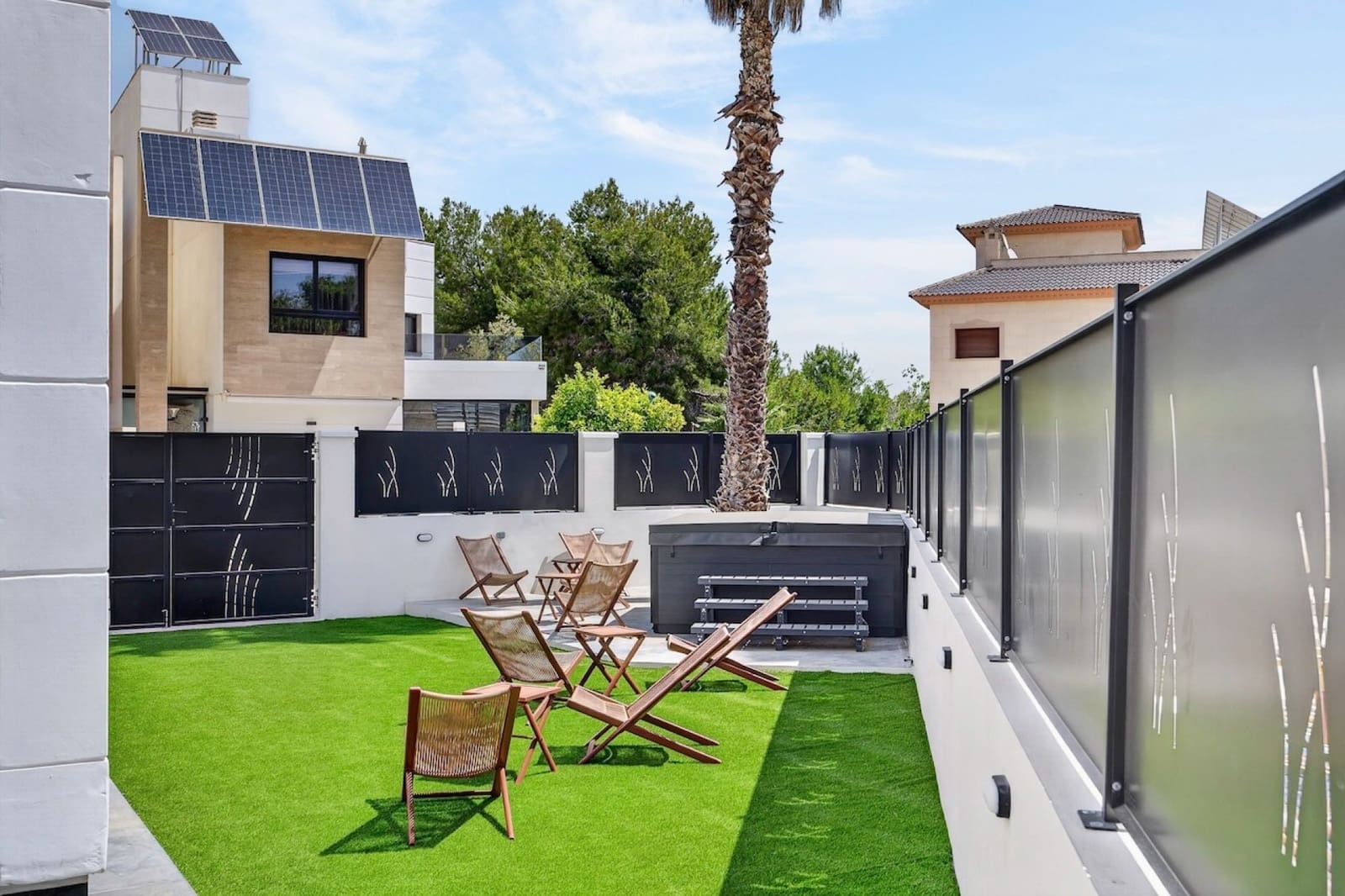 4 Zimmer Villa zu verkaufen in Villamartin mit Garage - 479.900 € (Ref: 9926315)