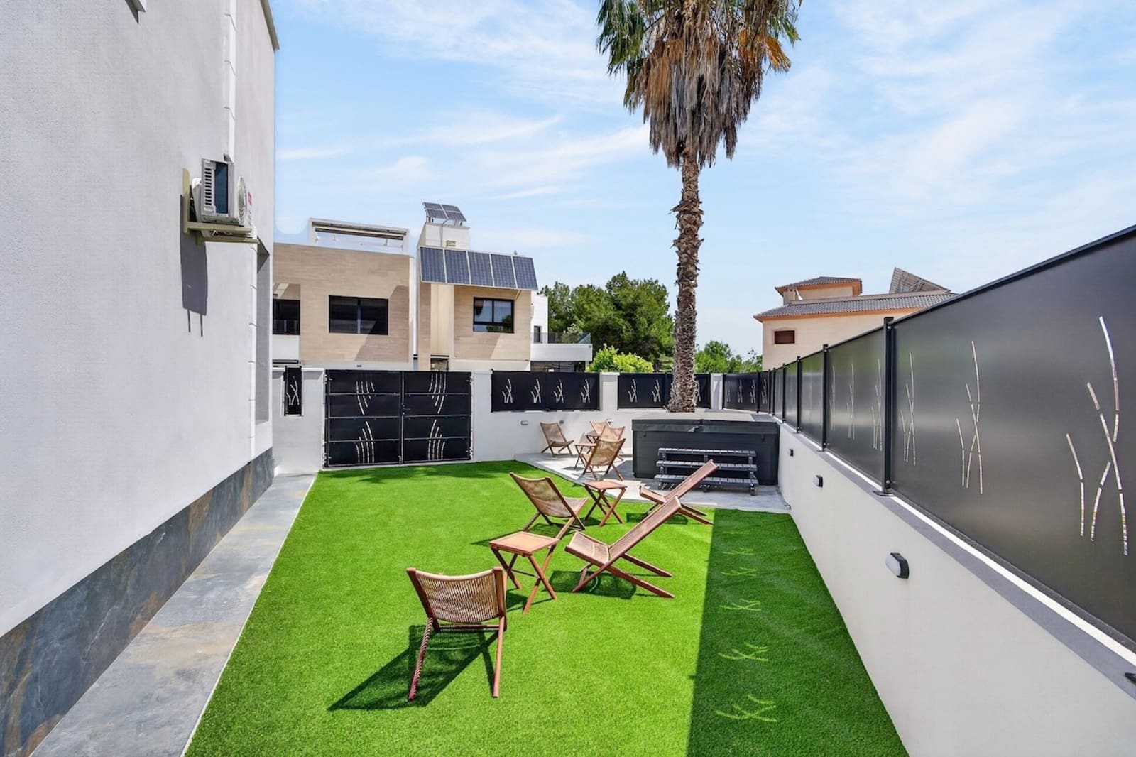4 Zimmer Villa zu verkaufen in Villamartin mit Garage - 479.900 € (Ref: 9926315)