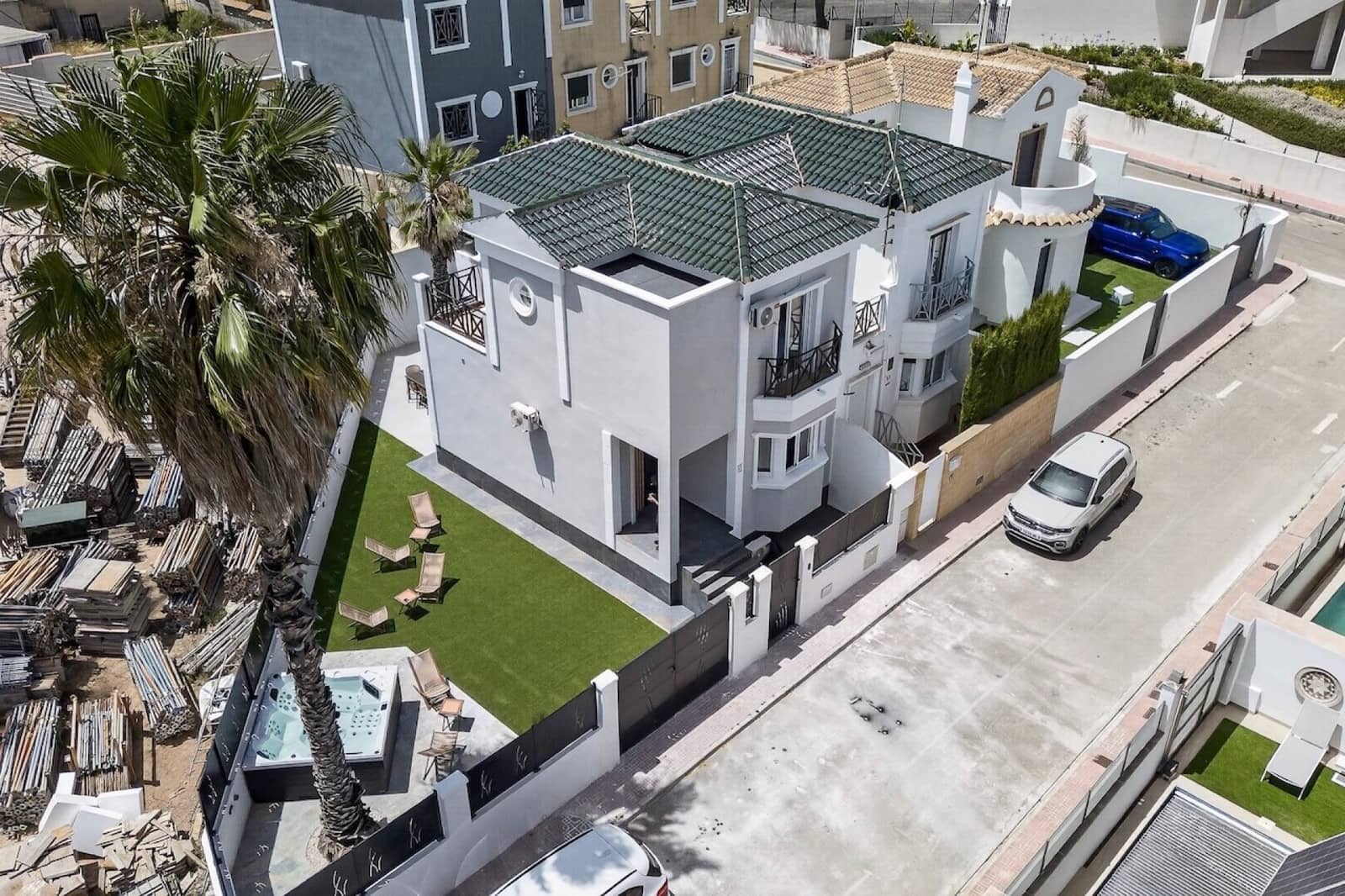 4 Zimmer Villa zu verkaufen in Villamartin mit Garage - 479.900 € (Ref: 9926315)
