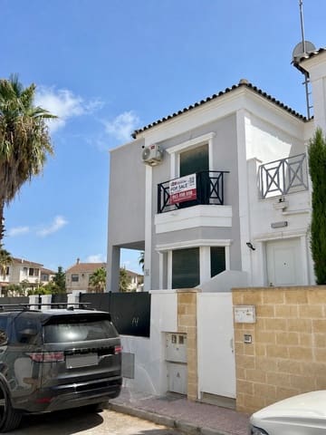 4 soveværelse Villa til salg i Villamartin, Orihuela med garage - € 469.000 (Ref: 9926315)
