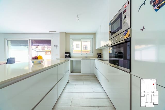 3 soveværelse Lejlighed til salg i Elche ciudad, Elche / Elx med swimmingpool garage - € 235.000 (Ref: 9929988)
